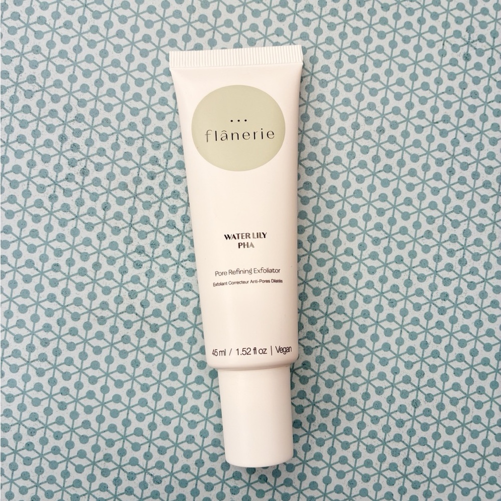 Flanerie Water Lily PHA Pore Refining Exfoliator